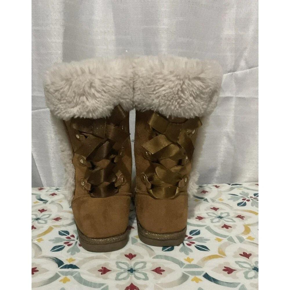 kohl's boots -SO color  Tan Girls Zipper  and decorative  bows Size 3 ,